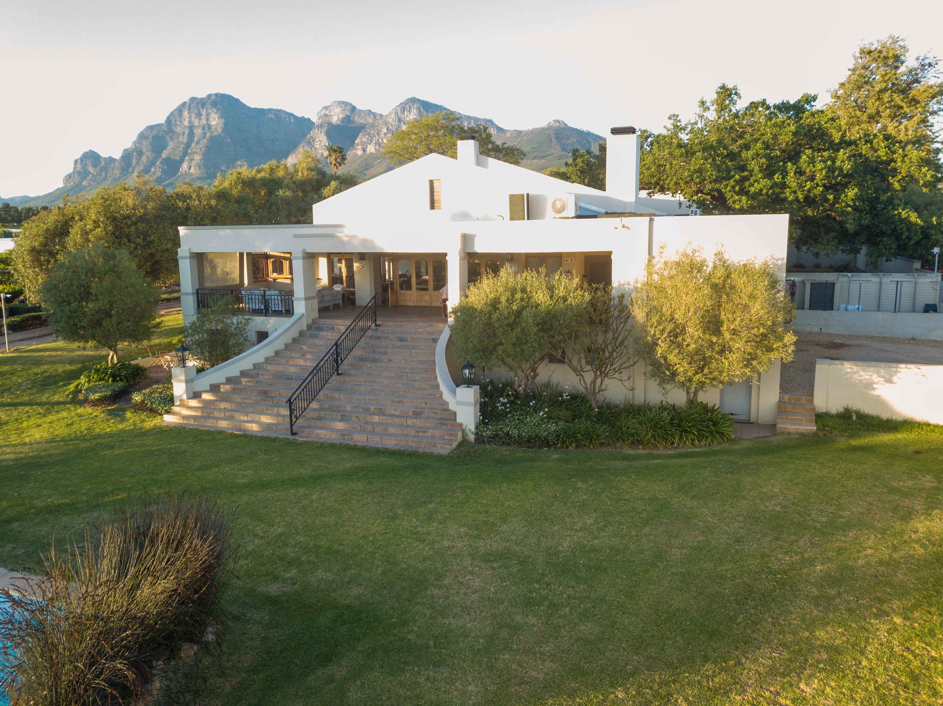 Bloemendal Clinic facility and gardens